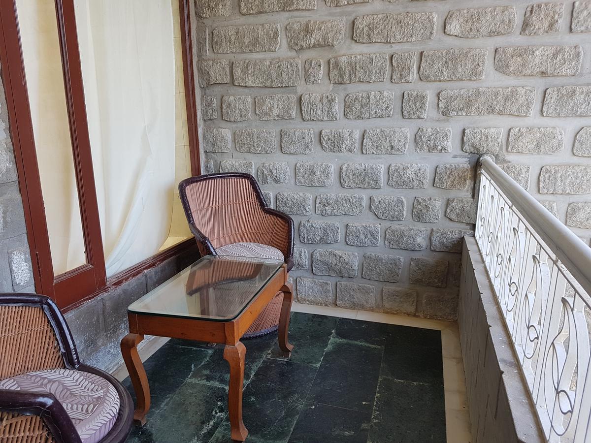 Kesar Bhawan Palace Mount Abu Exterior foto