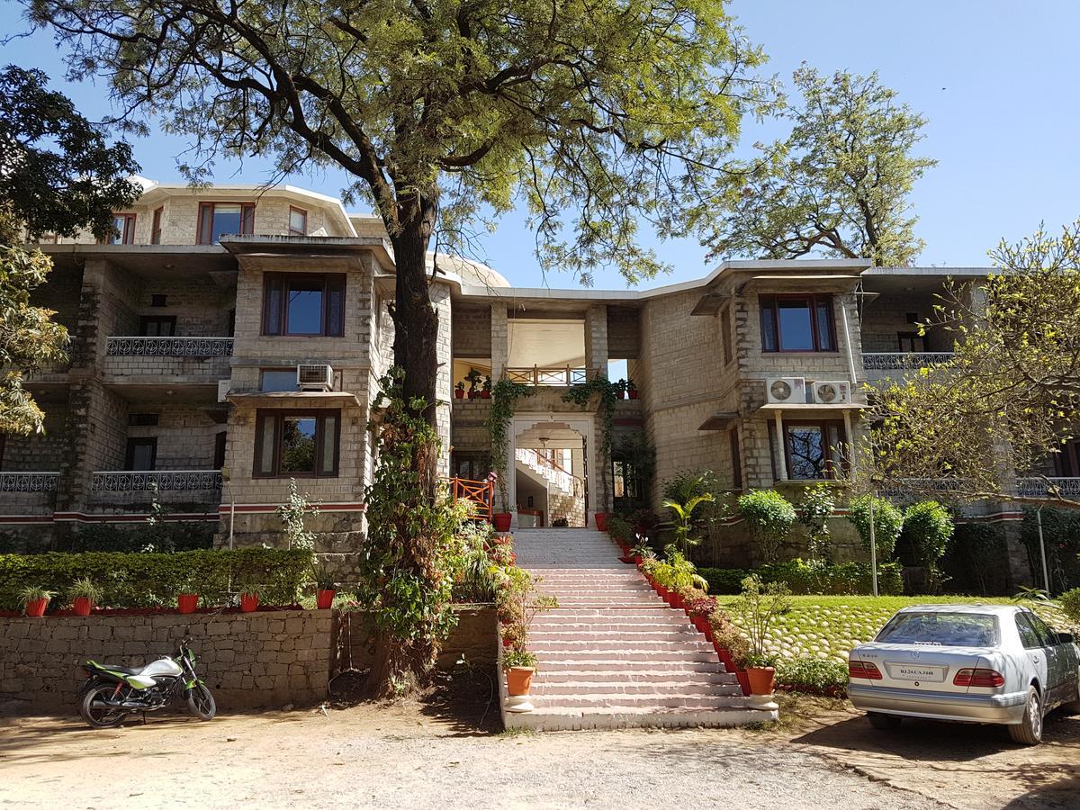 Kesar Bhawan Palace Mount Abu Exterior foto